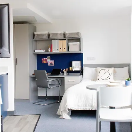 For Students Only Trapezium In Apartment Leeds (West Yorkshire)